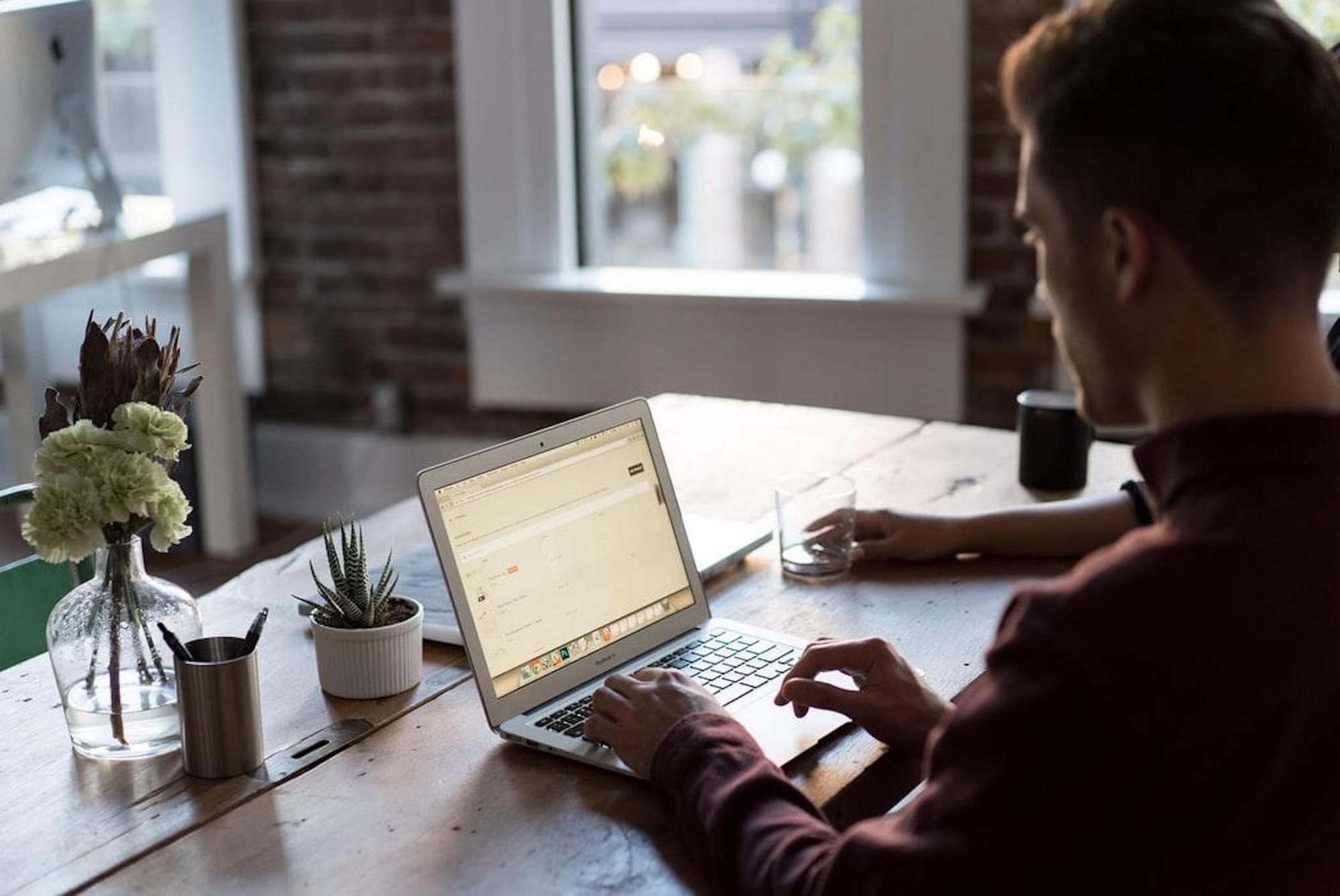 Trendy Working Spaces To Inspire Your Home Office Design