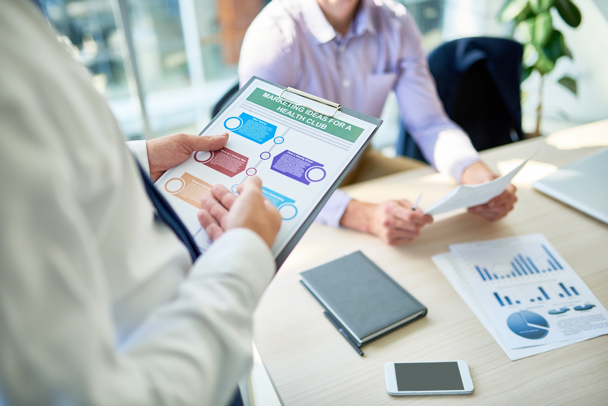 7 Smart Ways To Unify Online And Offline Marketing Strategies