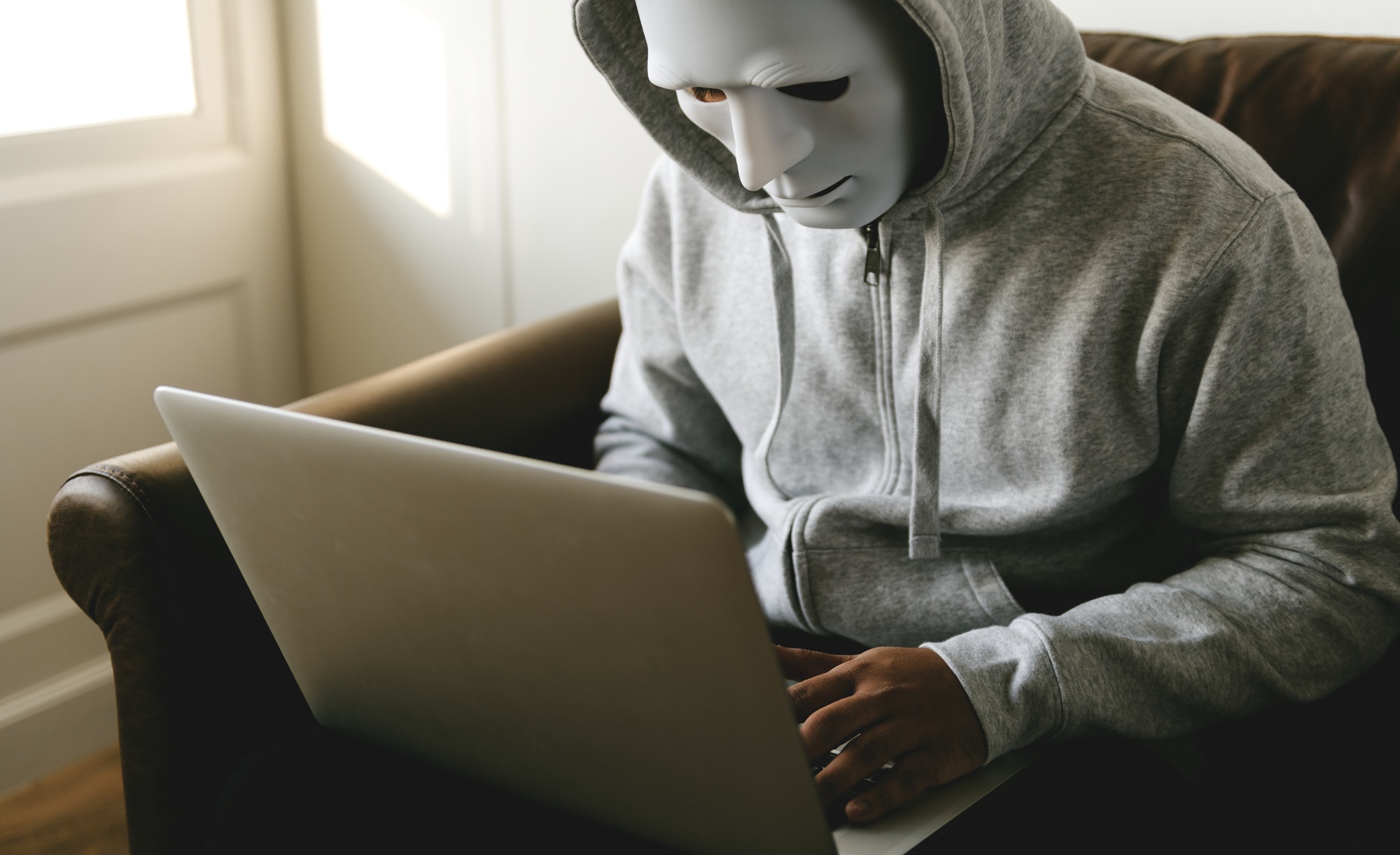This computer hacker shows us why we need these 5 WordPress security tips.