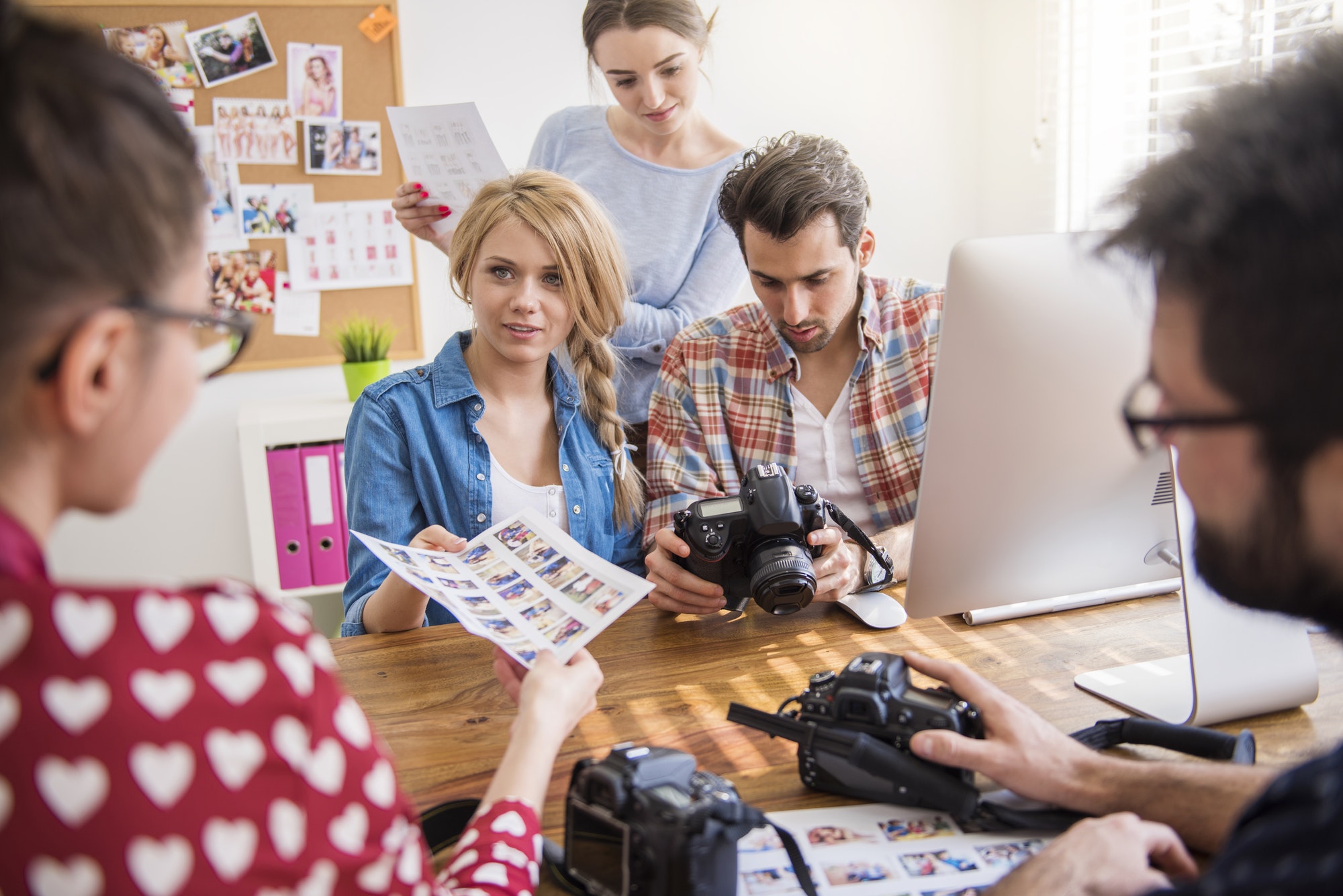 4 Reasons To Hire A Professional Photographer For Your Website And Branding Photos