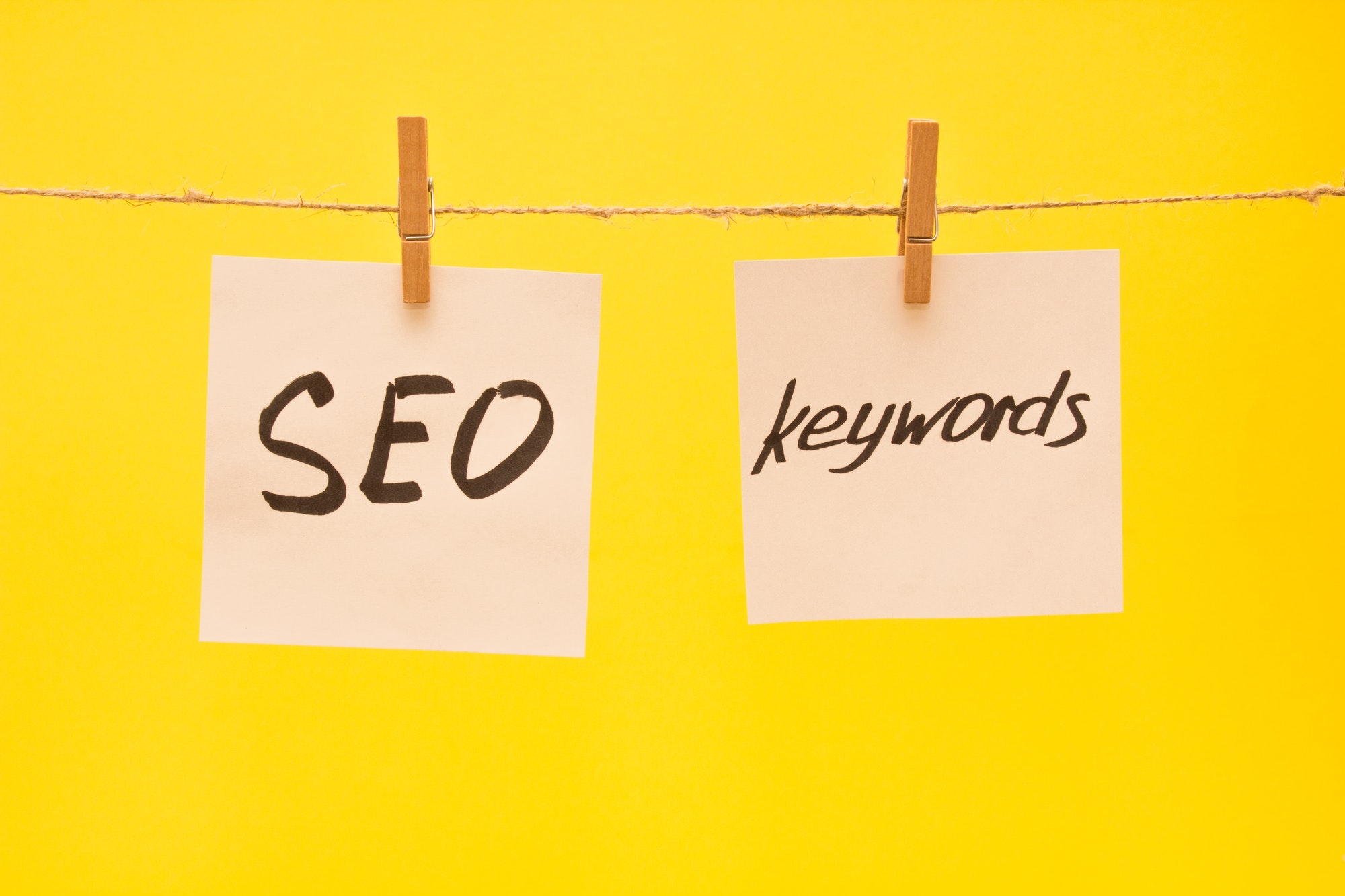 Best St. Louis SEO Companies. SEO and Keywords on white notes.