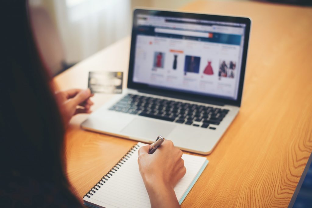 top-notch-images 5 Quick Tips To Boost Your Product Page Conversion Rates. 13 Expensive eCommerce Mistakes.
