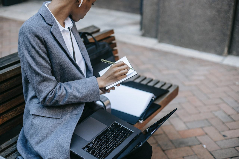 How to Use SEO and Online Education to Stay Competitive in Business